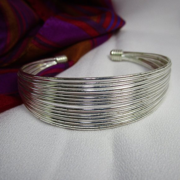 Vintage Jewelry - 💎Host Pick💎 VTG Silver Tone Wire Cuff Bracelet